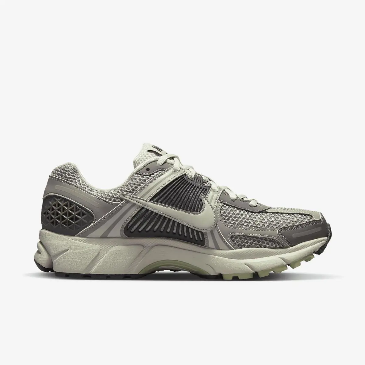 Nike shoes - Cobblestone/Light Bone/Medium Ash/Light Bone (UPC: 196154499583) 2
