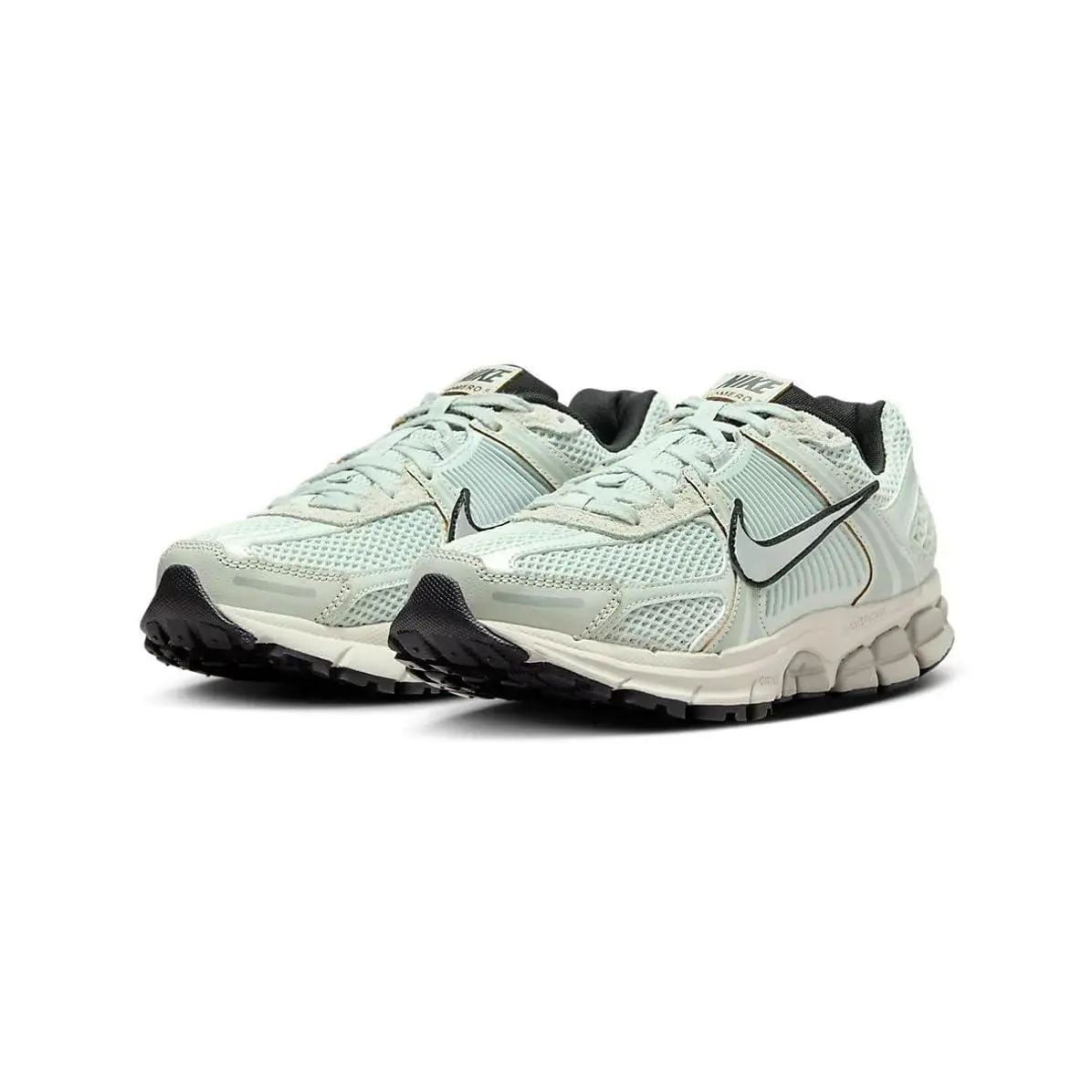 Nike shoes - Light Silver/Chrome/Light Bone (UPC: 197593620293) 1