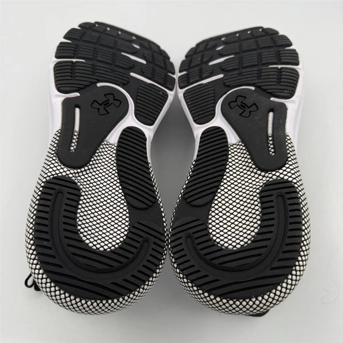 Under Armour shoes - HOVR Turbulence 2 - HOVR Turbulence - Black 4