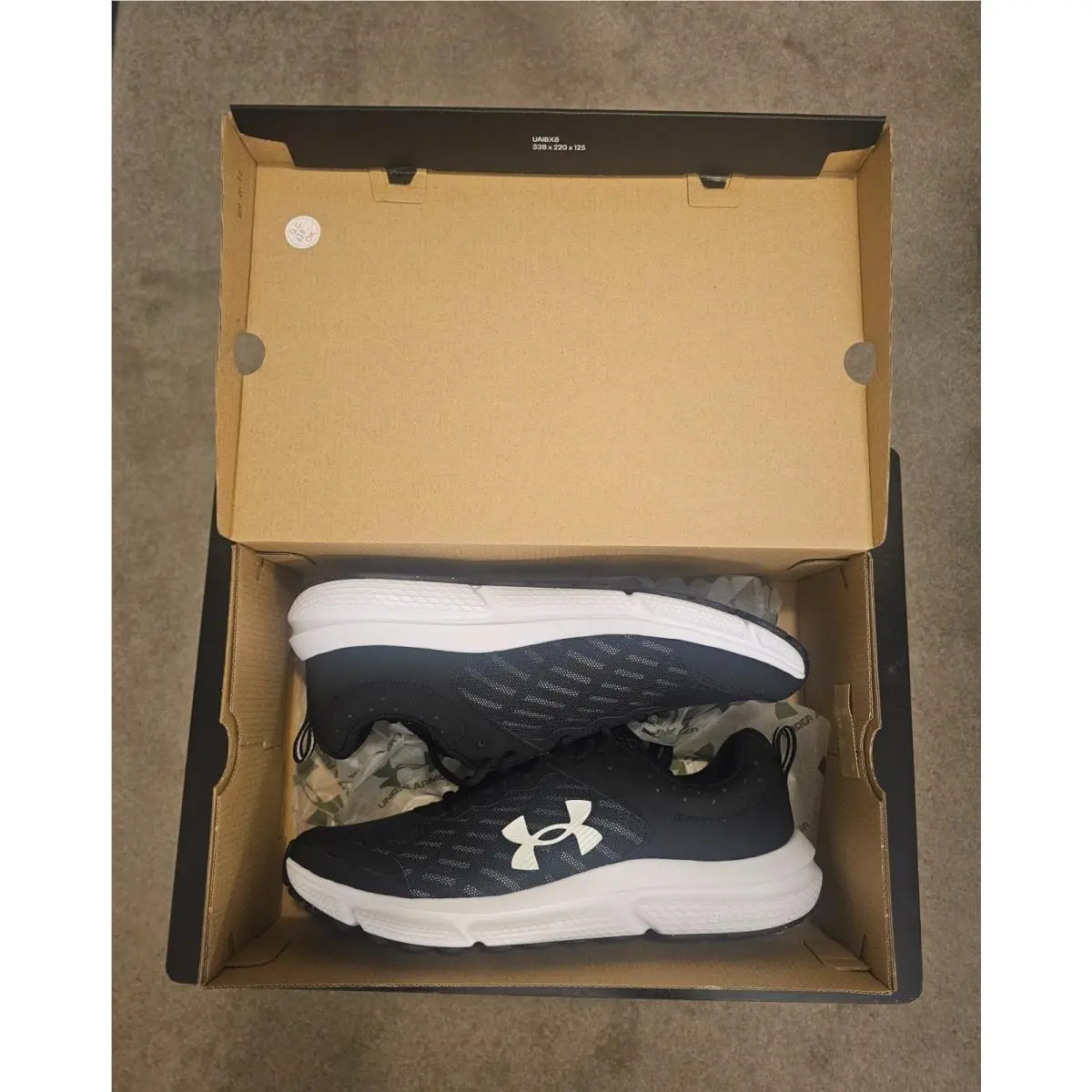 Under Armour Charged Assert 10 Men`s Running Shoes Black White Sneakers Size 11 - Black