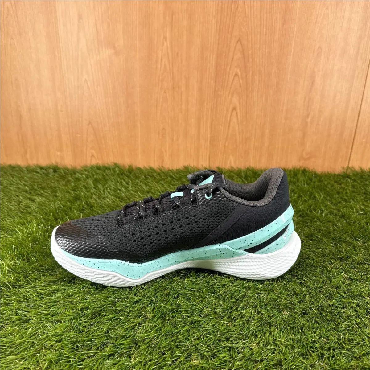 Under Armour shoes - Under Armour Curry 2 Low Flotro - 3026276-001 - Black (UPC: 196883812417) 2