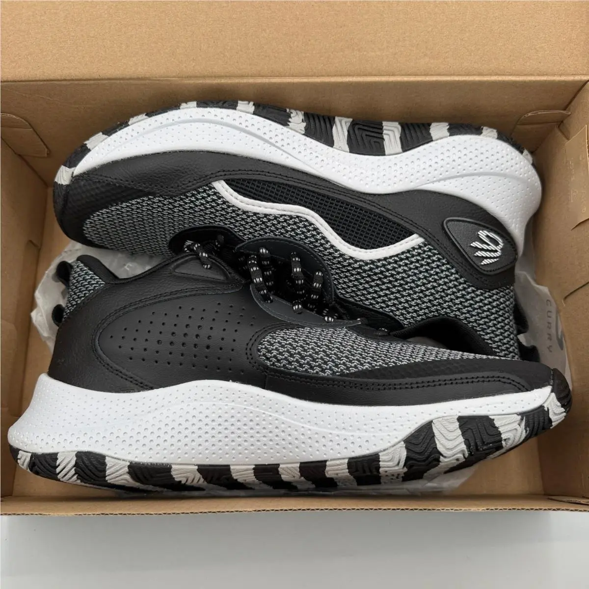 Under Armour shoes - Curry 3Z 24 - Curry - Black 5