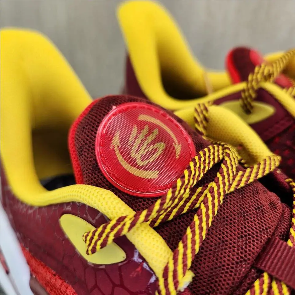 Under Armour shoes - Under Armour Charged Lightning - Charged Lightning - 1285681-600 - Red 0