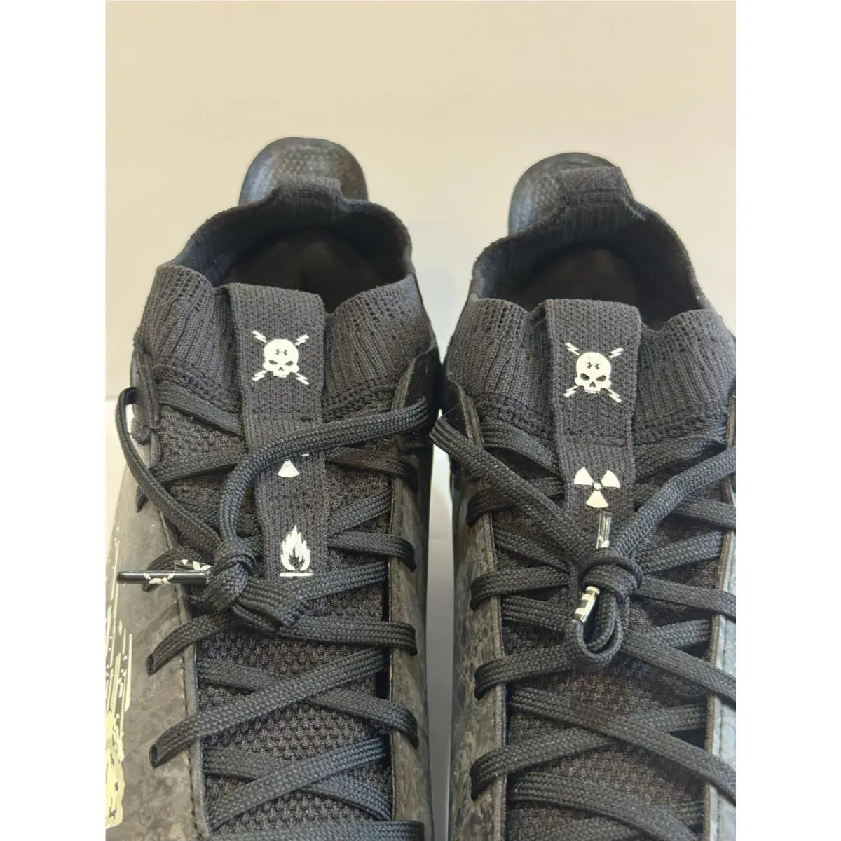 Under Armour shoes - Under Armour Blur Smoke MC - 3027999-008 - Black 19