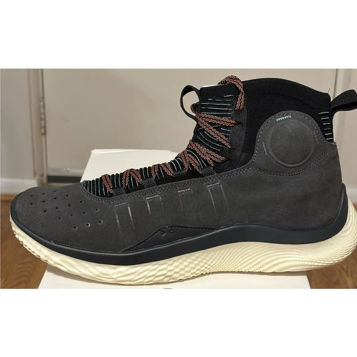 Under Armour Curry 4 Flotro Size 11.5 Jet Grey Black 3024861-101 Glow In Dark
