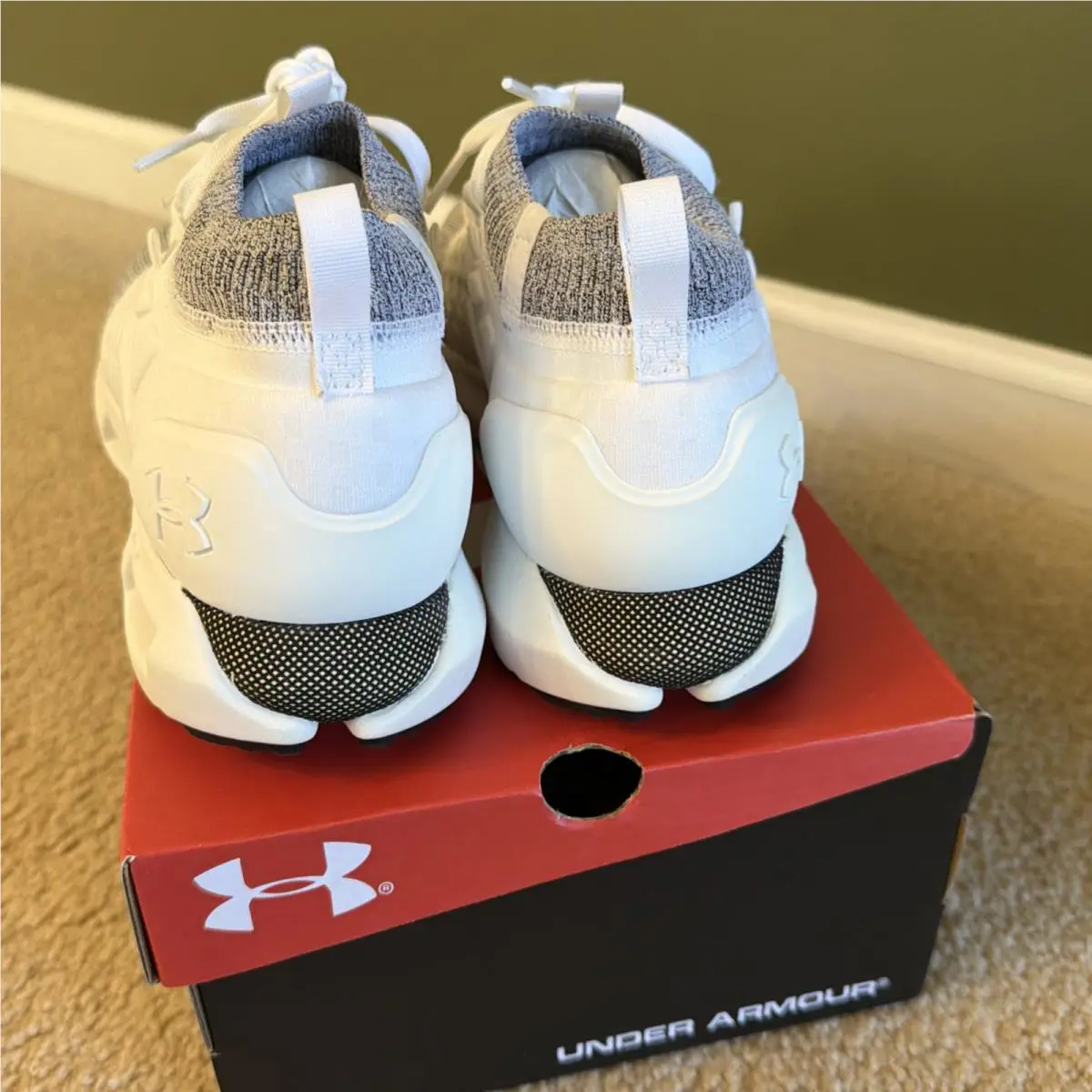 Under Armour shoes - HOVR Phantom 1 White Metallic - 3028384-101 - White 9