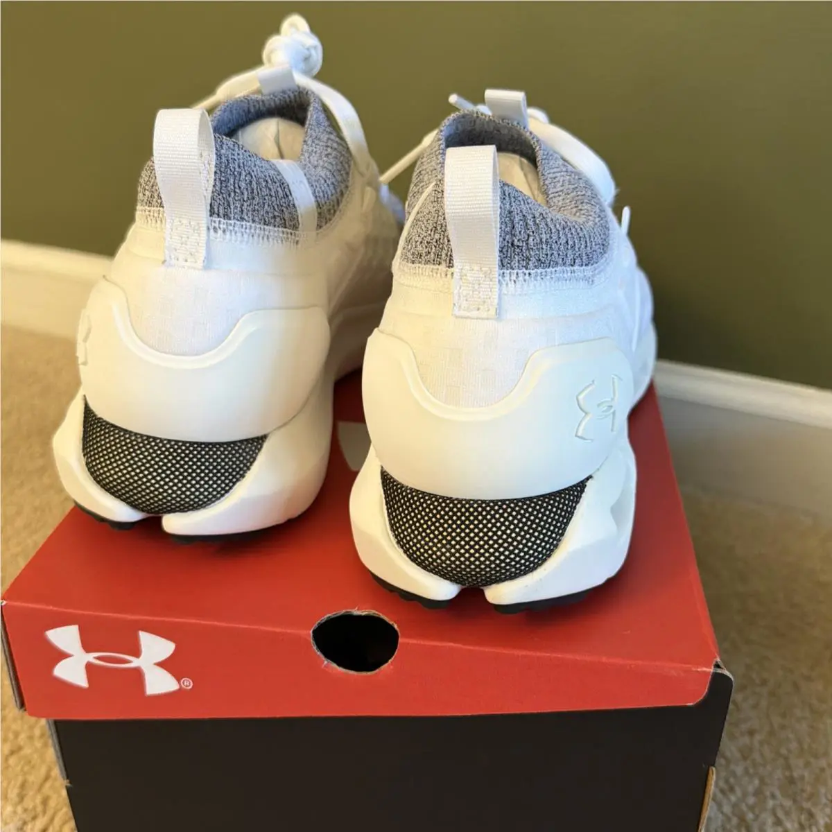 Under Armour shoes - HOVR Phantom 1 White Metallic - 3028384-101 - White 15