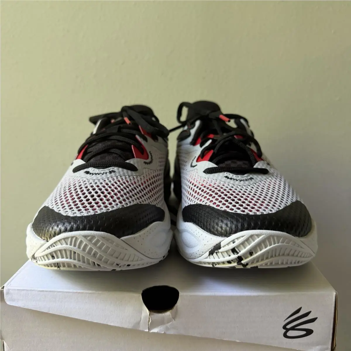 Under Armour shoes - Under Armour Curry Splash 24 - 3027636-101 - Gray 1
