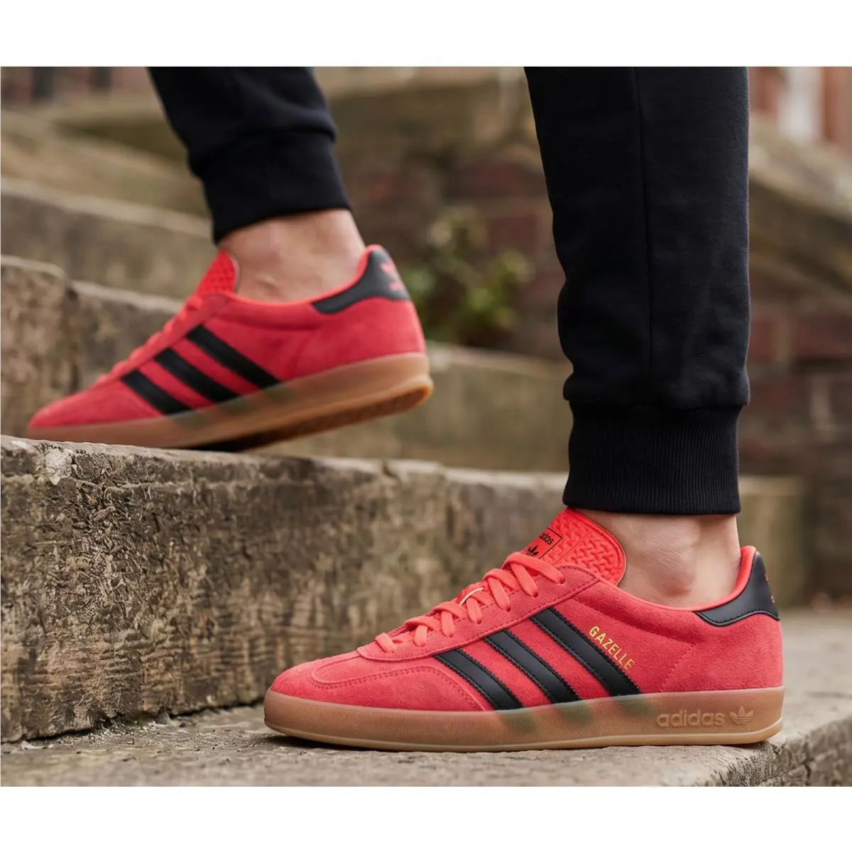 Adidas Gazelle Retro Shoes Mens Low Top Athletic Sneaker Red Black All Sizes