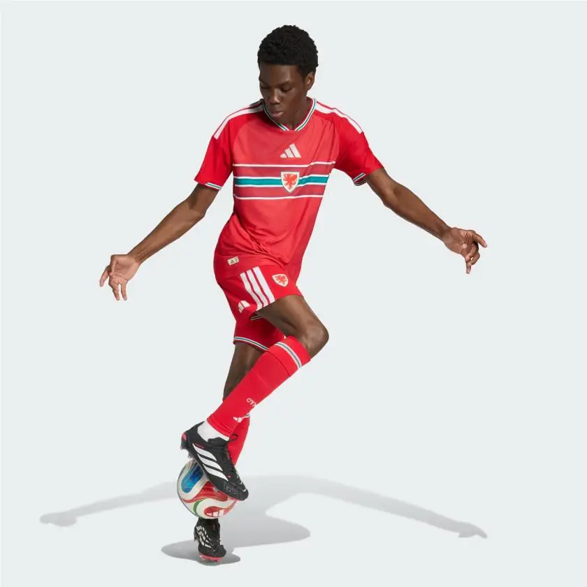 Adidas clothing - C2404 - C2404 - Better Scarlet 8