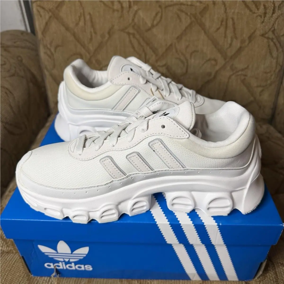 Adidas shoes - JH6513 - JH6513 - White (UPC: 197609713032) 0