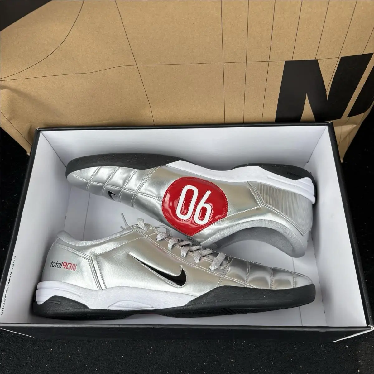 Nike shoes - Nike - HJ9351-002 - Metallic Silver/Black/University Red 5