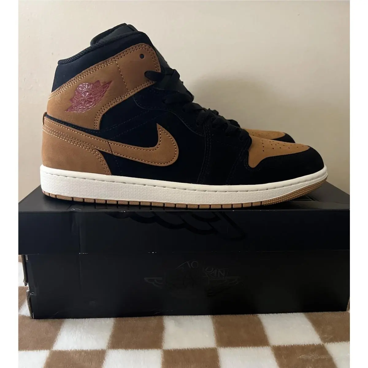 Nike shoes - Nike Air Jordan 1 - Air - HV4091 002 - Black/Flax/Varsity Red 0