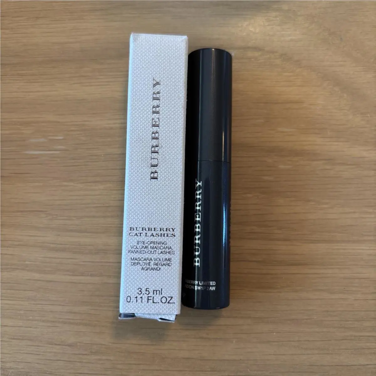Burberry Cat Lashes Volumizing Lash Curl Smudge-proof Mascara 01 Jet Black