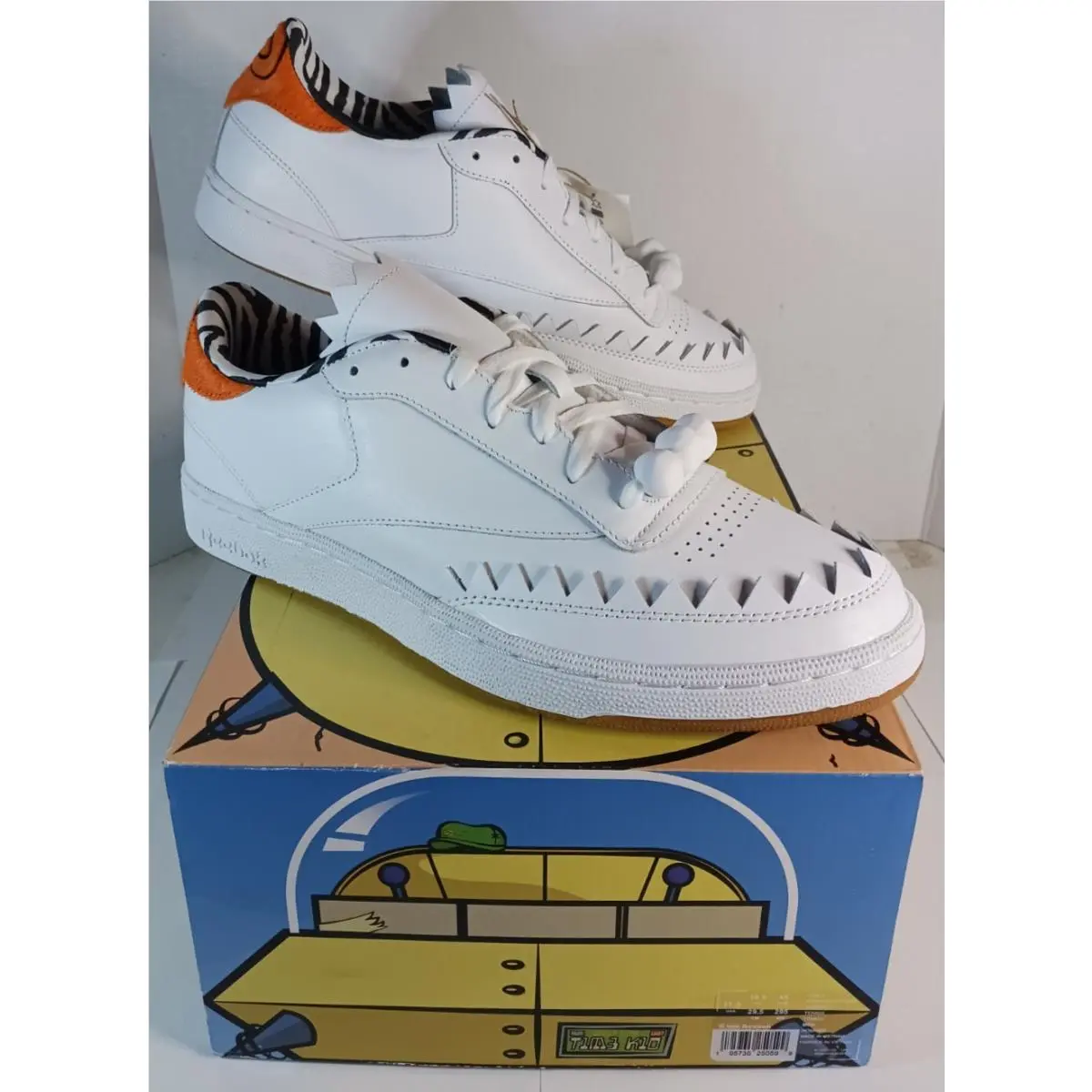 Reebok Club C X Flintstones Meet Jetsons Wilma Mens Size 11.5 White Sneakers
