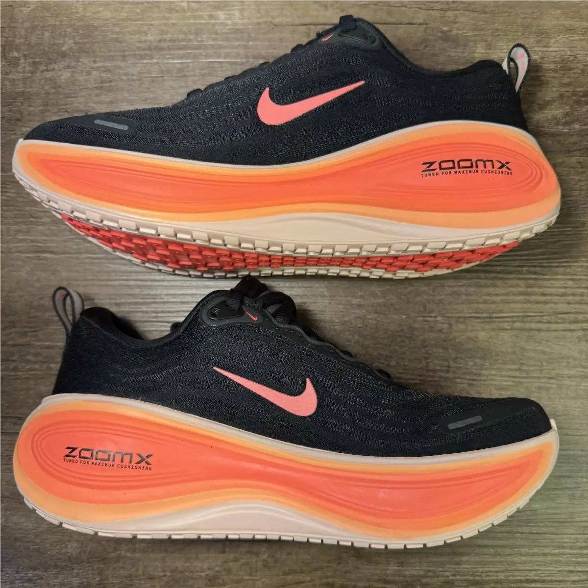 Nike shoes - Nike Vomero Plus - Vomero Plus - HV8154-010 - Black, Manufacturer: Black/Red 3