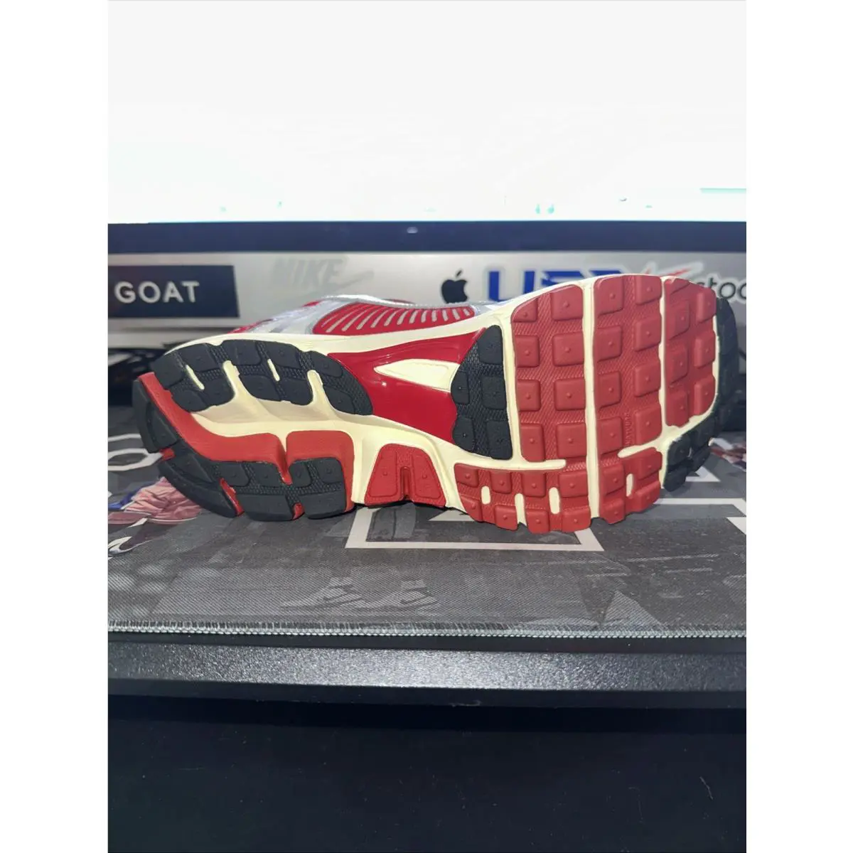 Nike shoes - Nike Zoom Vomero - Zoom Vomero - im3486 600 - Red (UPC: 198488547565) 3