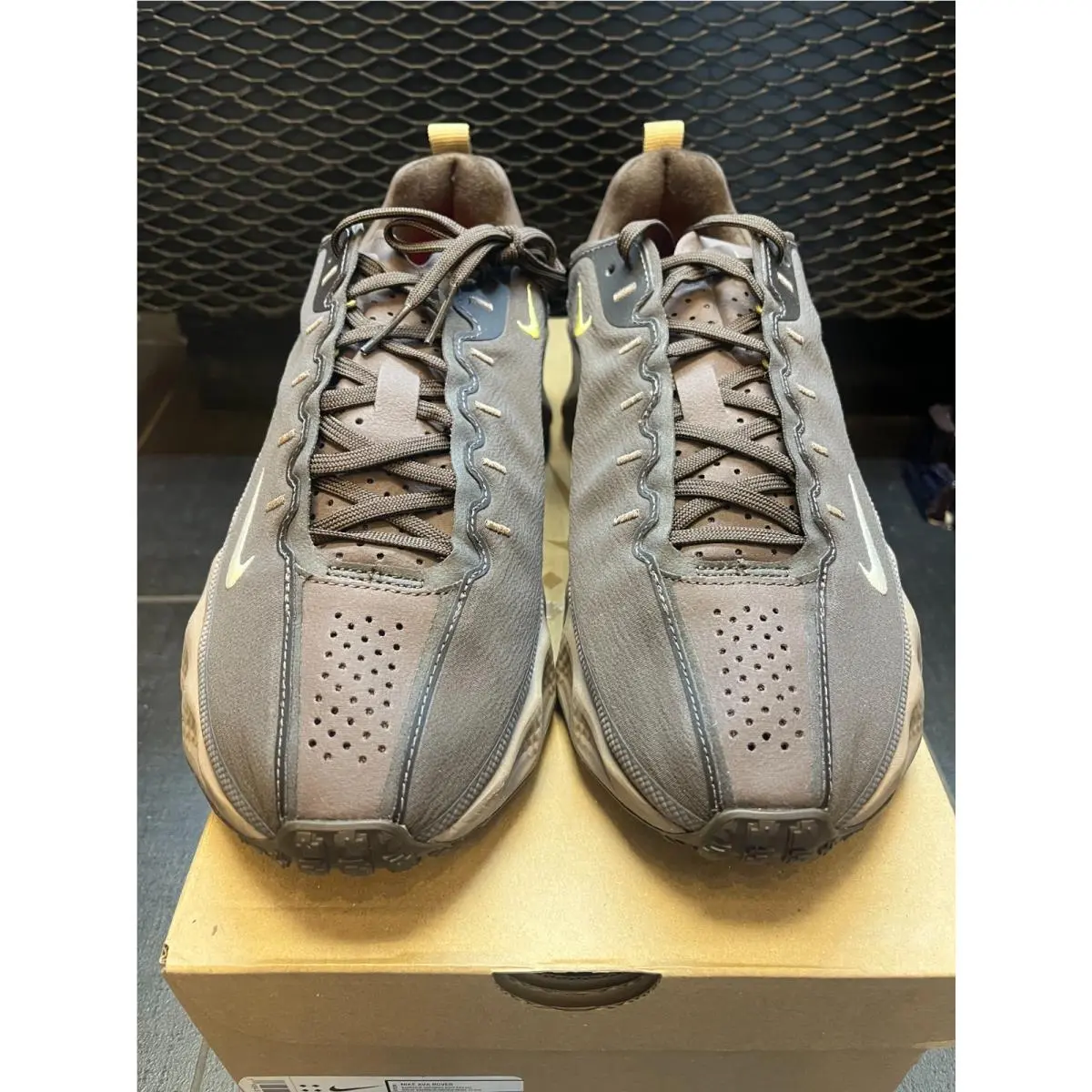 Nike shoes - Brown 2