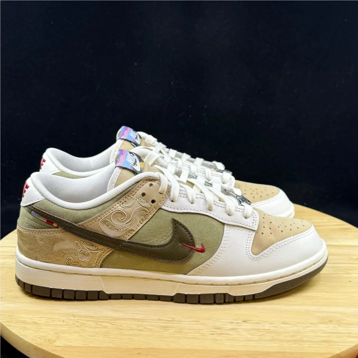 Nike shoes - White 2