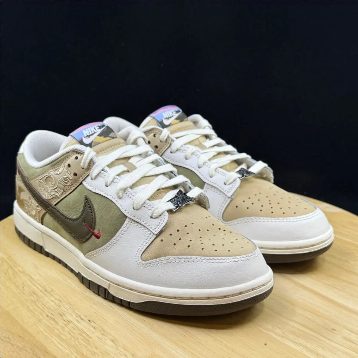 Nike shoes - White 3