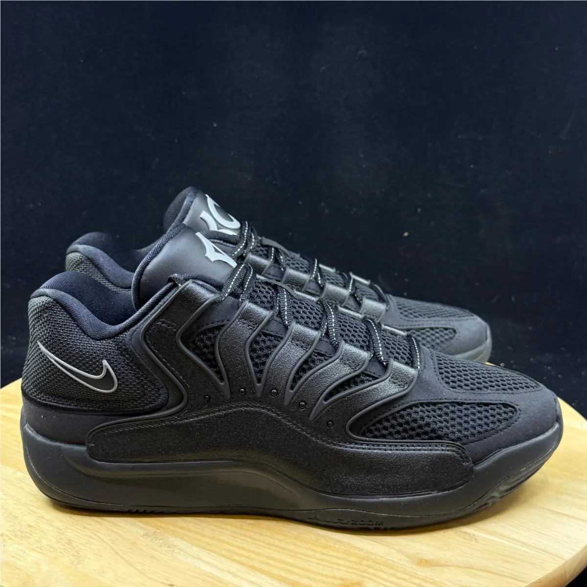 Nike shoes - Black 3