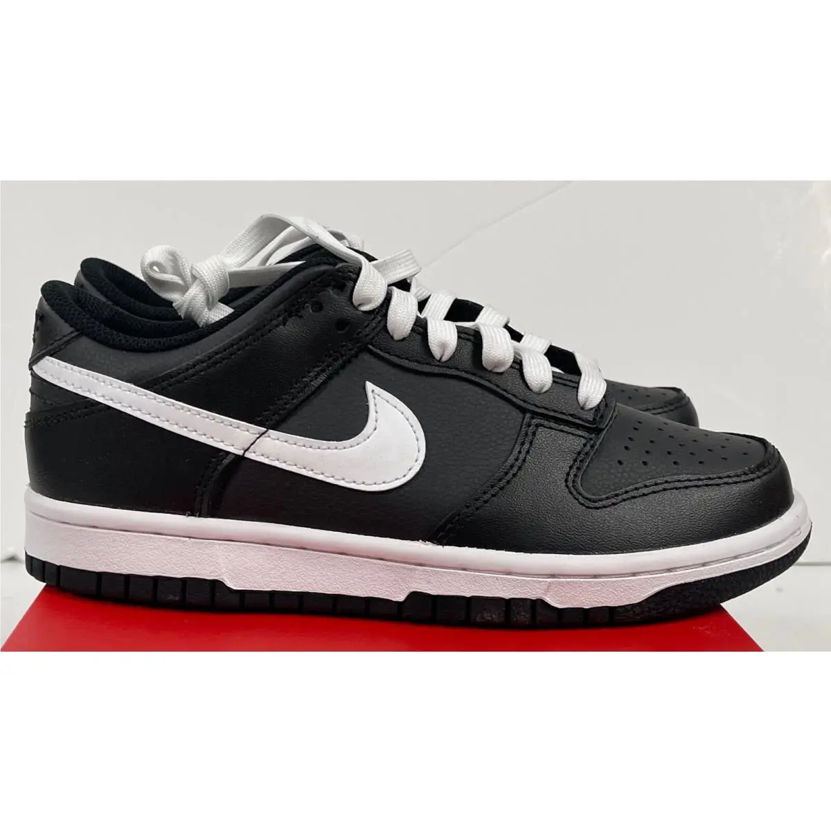 Nike shoes - Black (UPC: 195870272838) 2