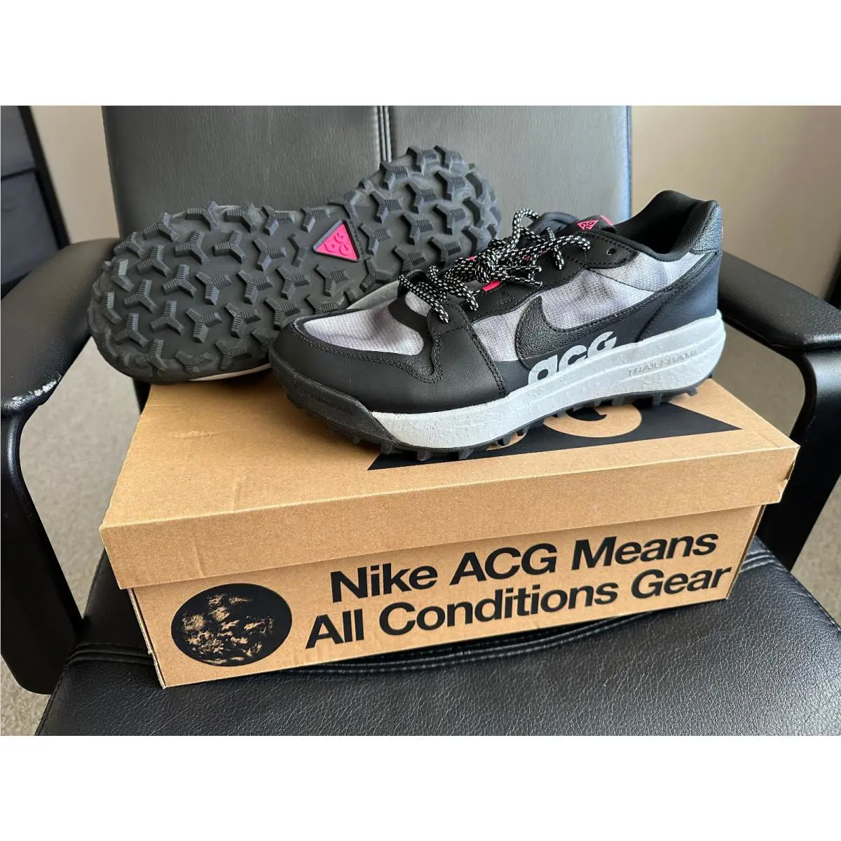 Nike Acg Locate SE • Outdoor Hiking Sneaker - Men`s 10 US