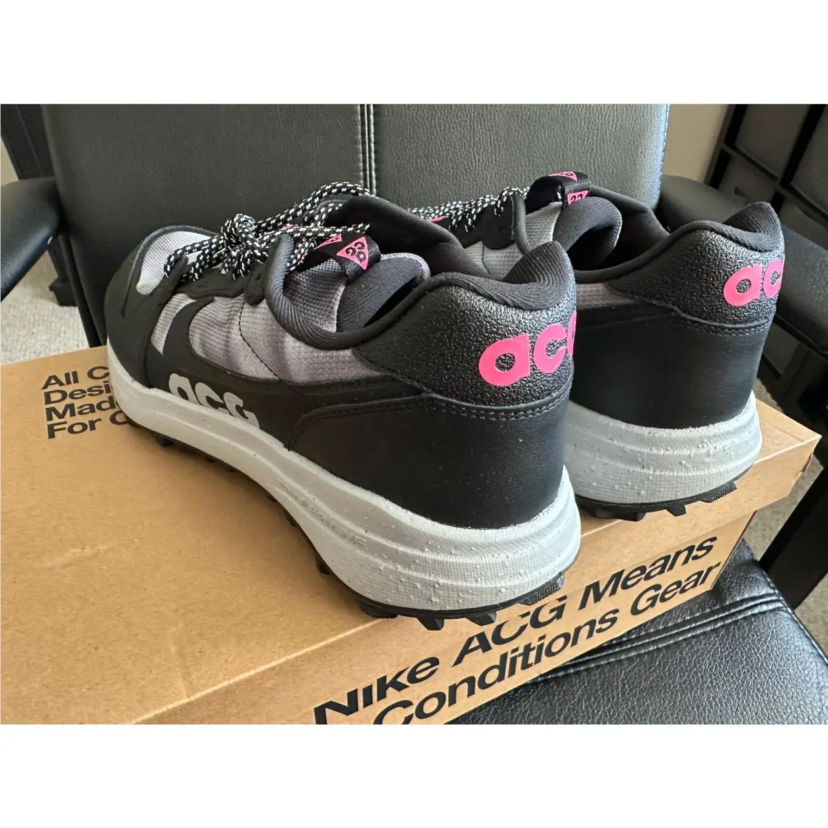 Nike shoes - Black Hyper Pink 1