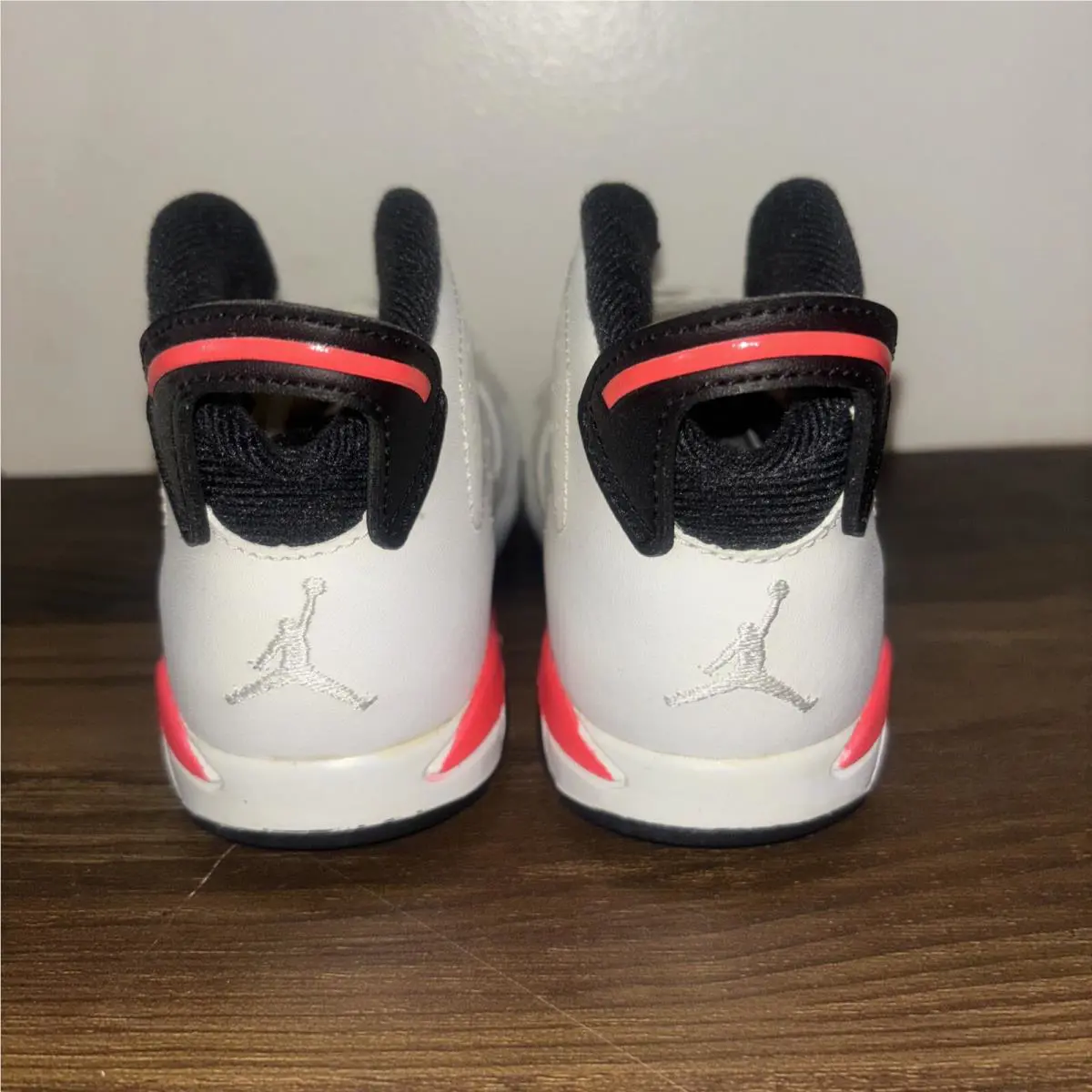 Nike shoes - Air Jordan 6 - Air - White 4