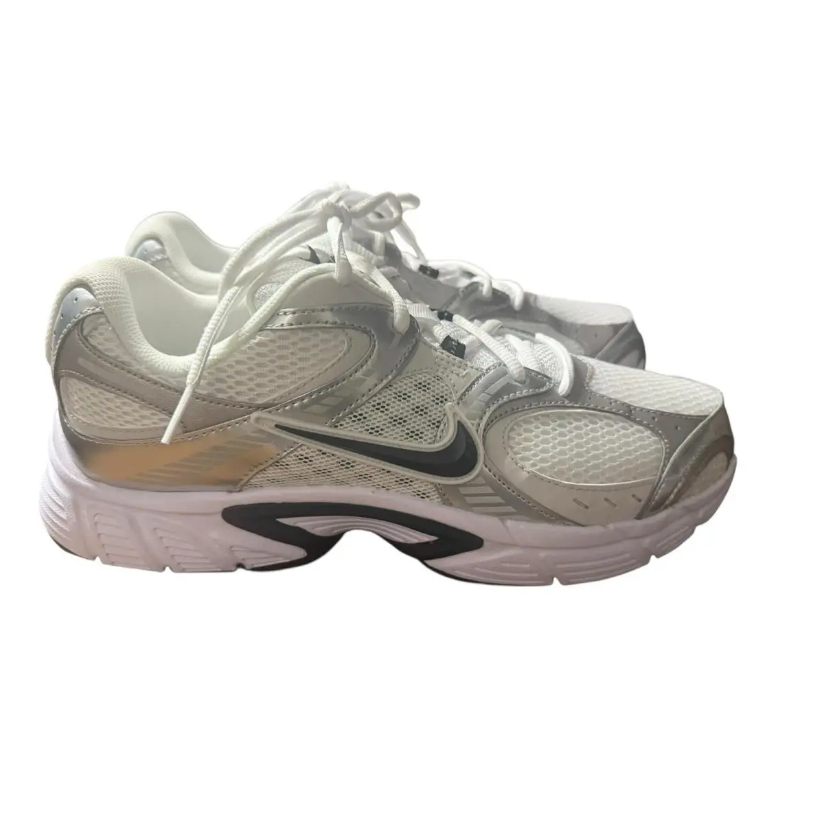 Nike V5 Rnr White Black Metallic Silver Men’s 11.5 Women’s 13 HJ5228-101