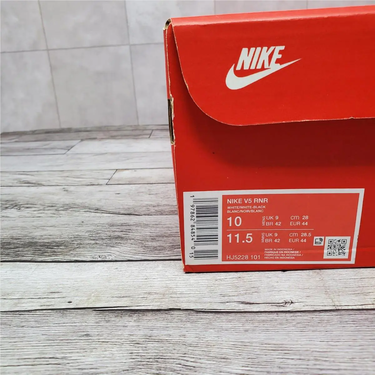 Nike shoes - Nike V5 RNR - RNR - HJ5228-101 - White 8