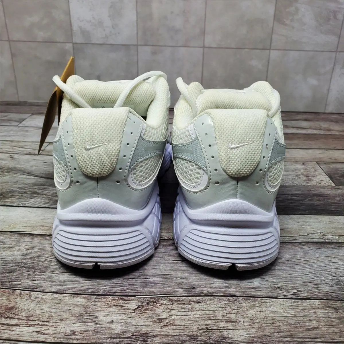 Nike shoes - Nike V5 RNR - RNR - HJ5228-101 - White 1