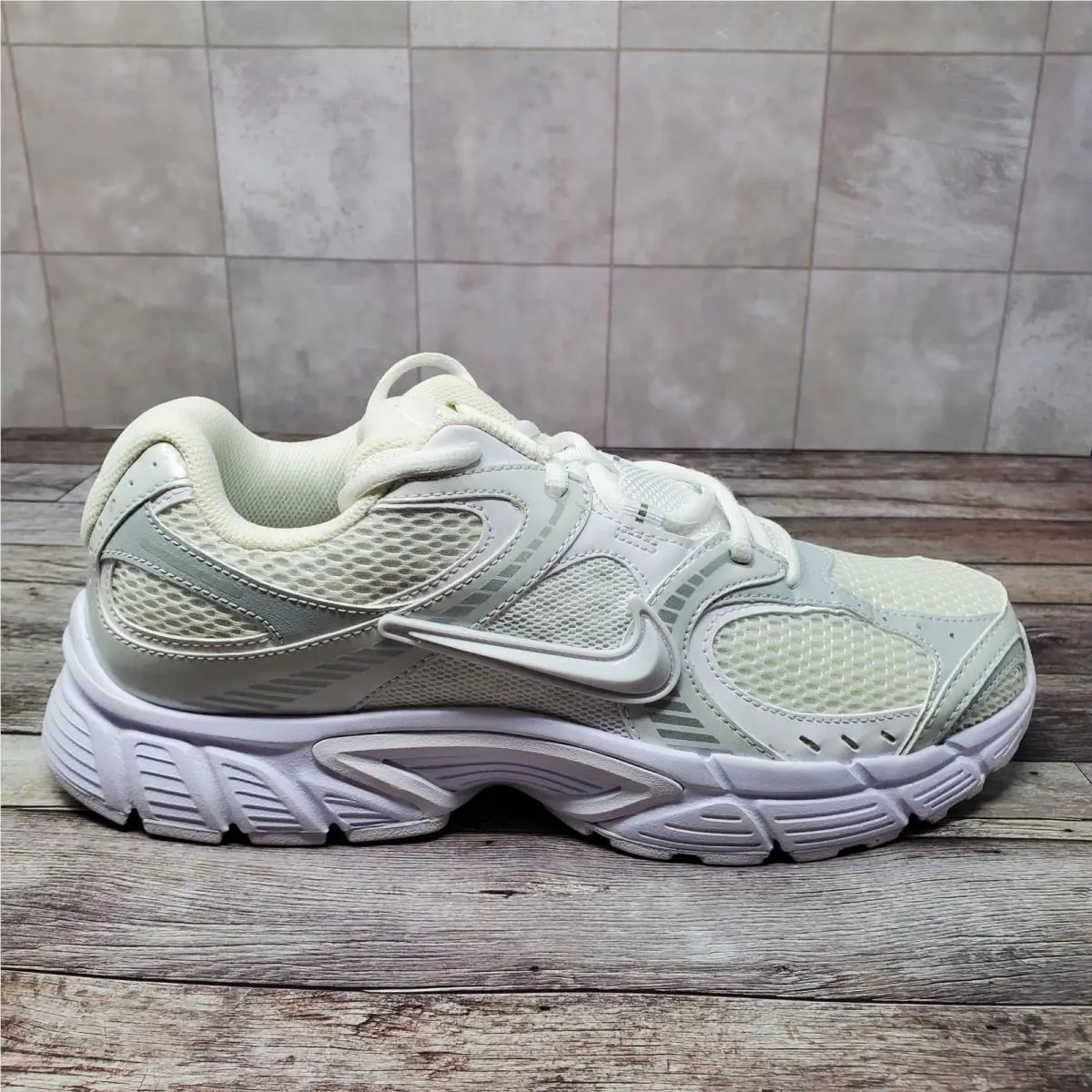Nike shoes - Nike V5 RNR - RNR - HJ5228-101 - White 2