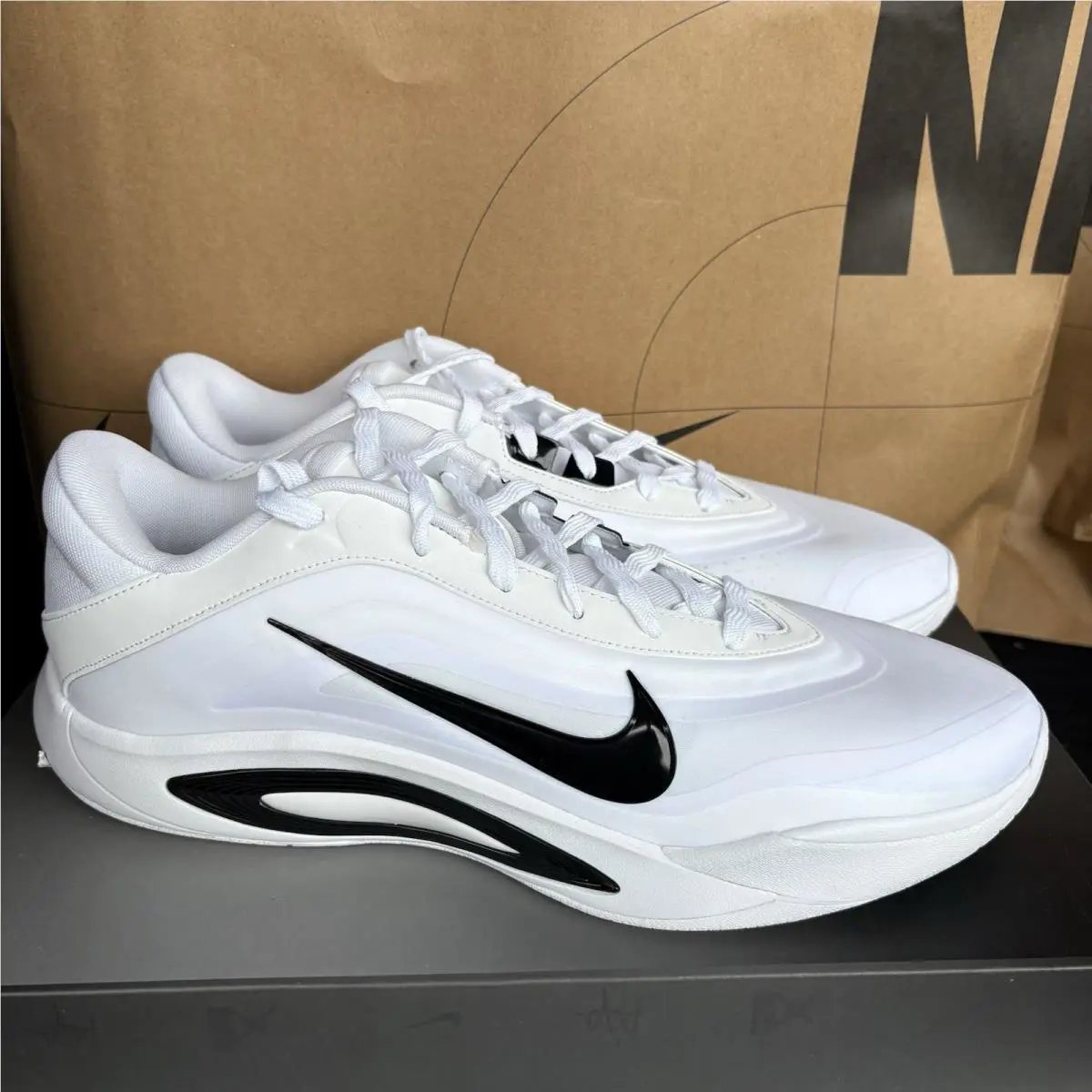 Nike A`one White Black Nby HQ8500 100 Basketball Men`s Size 13.5 Womens 15