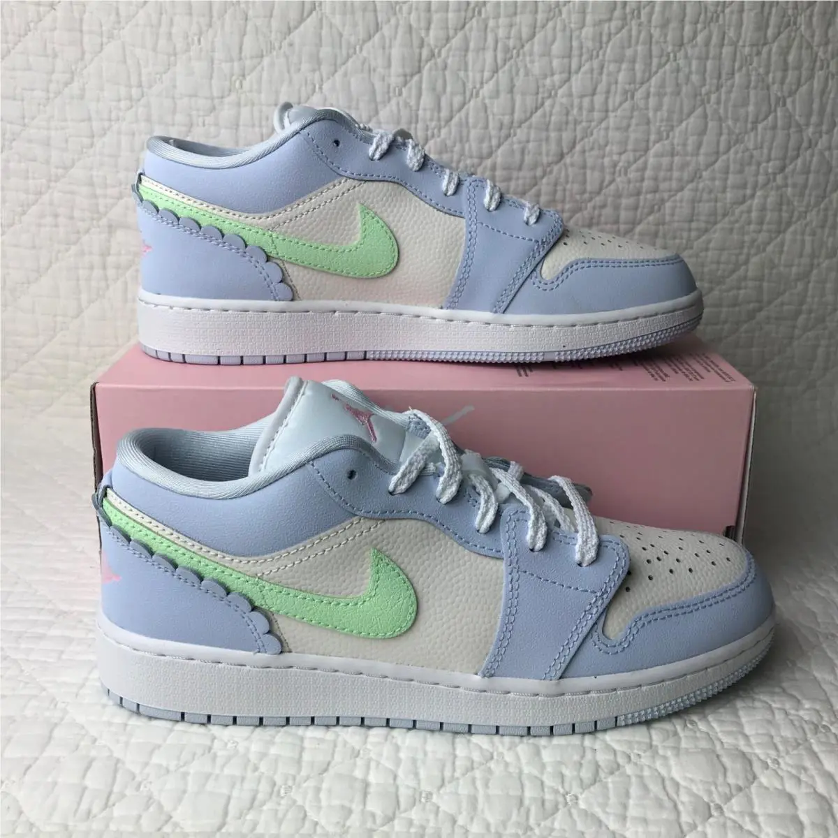 Nike shoes - Air Jordan 1 Low SE - half blue/ vapor green sail 0