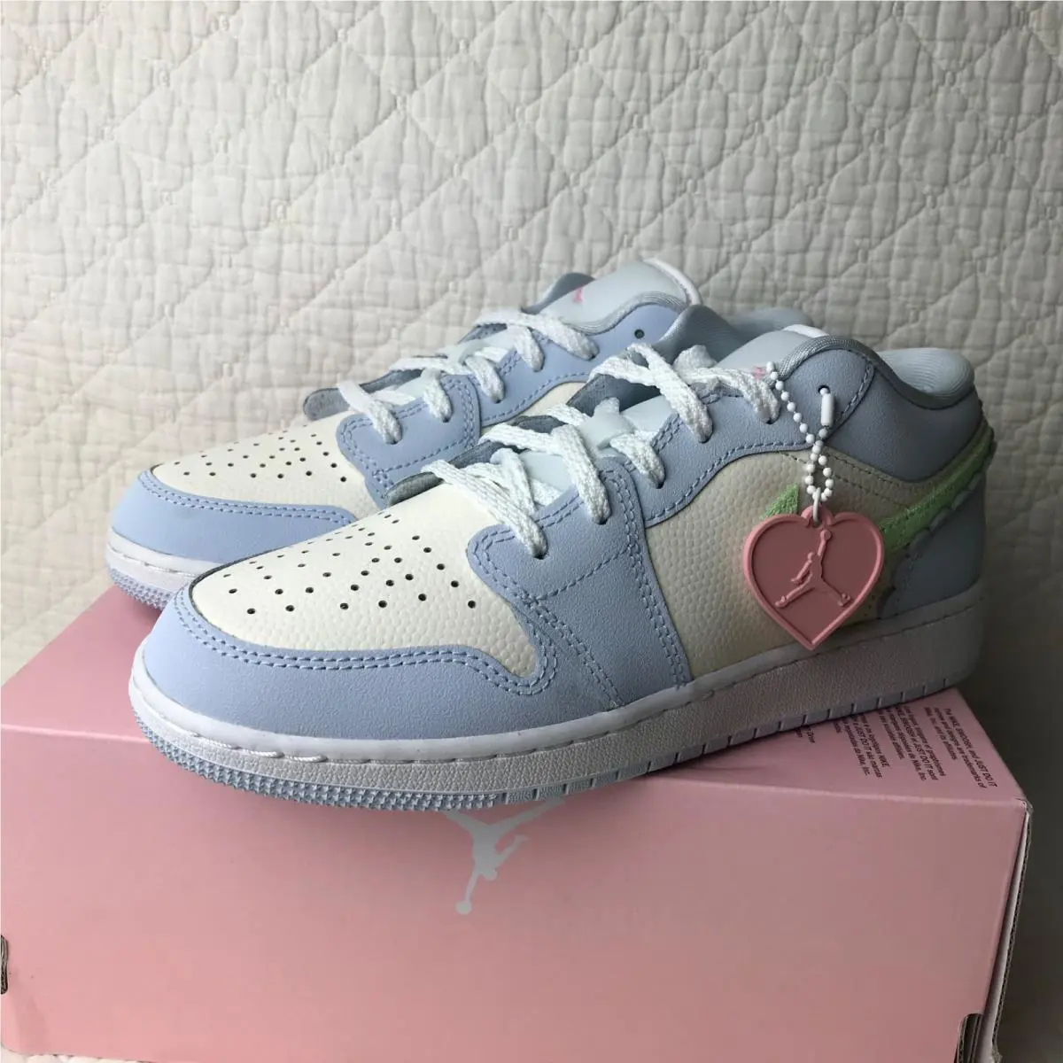 Nike shoes - Air Jordan 1 Low SE - half blue/ vapor green sail 5