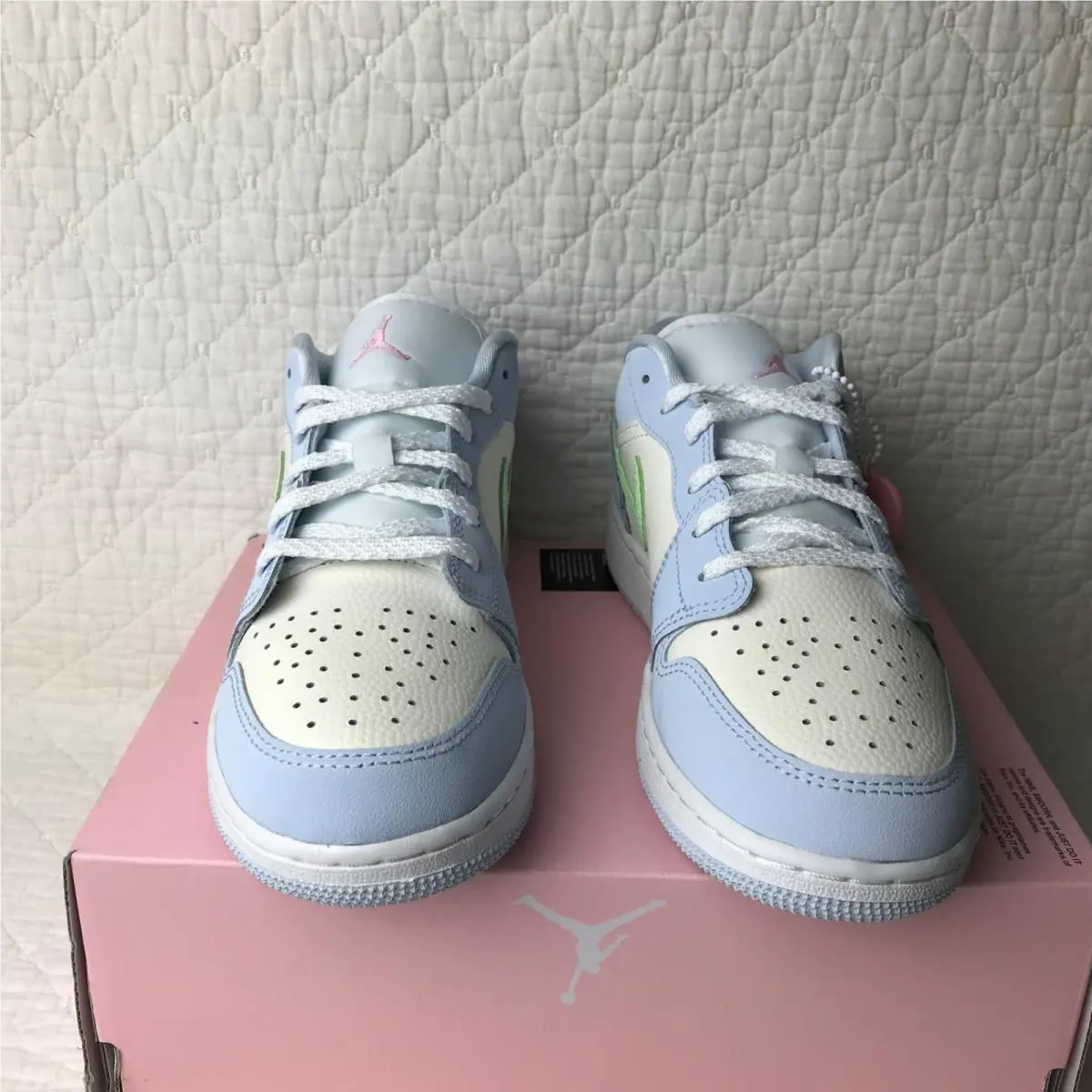 Nike shoes - Air Jordan 1 Low SE - half blue/ vapor green sail 3