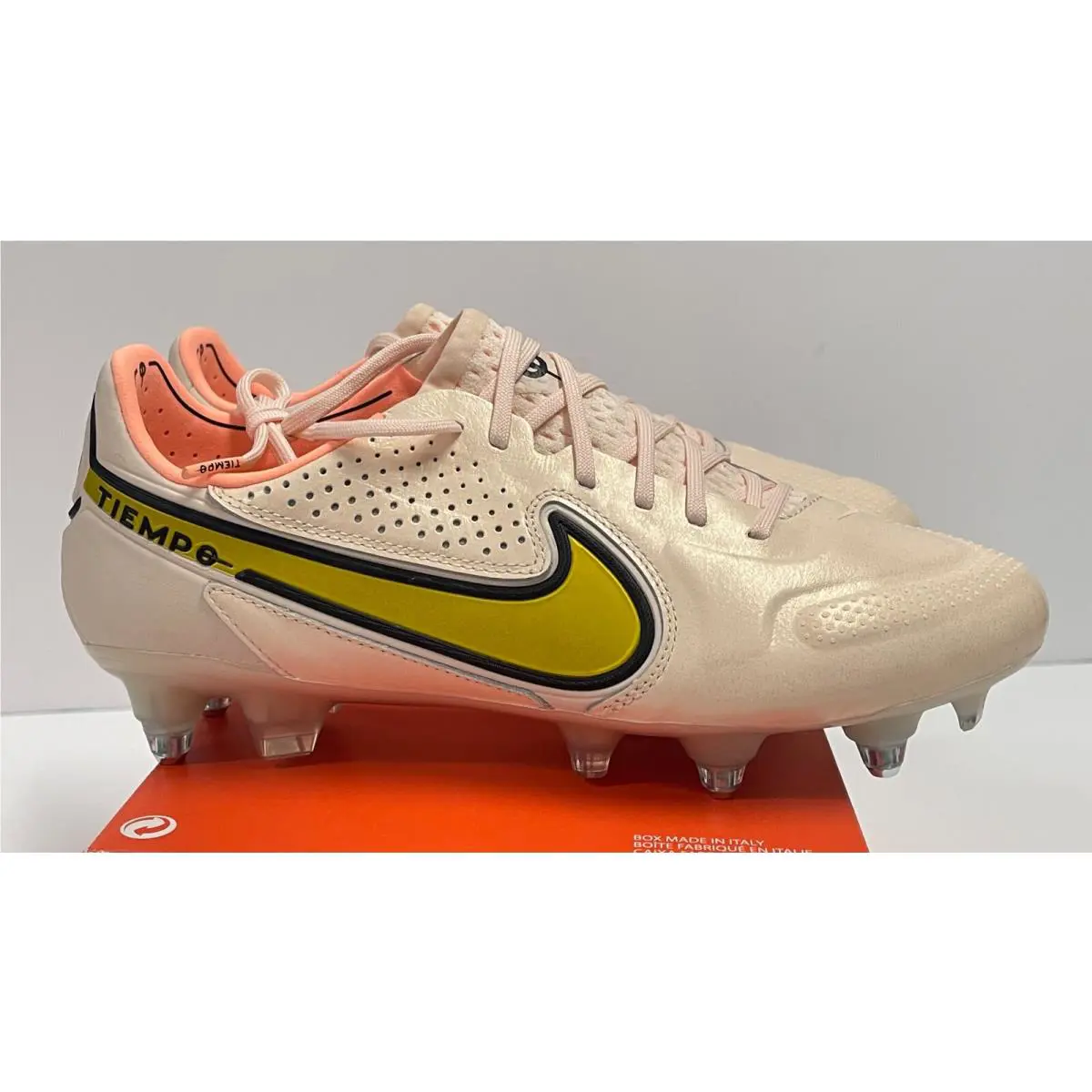 Nike shoes - Nike Legend - Legend - DB0822801 - Pink, Manufacturer Code: Guava Ice/Yellow Strike (UPC: 196149839967) 1