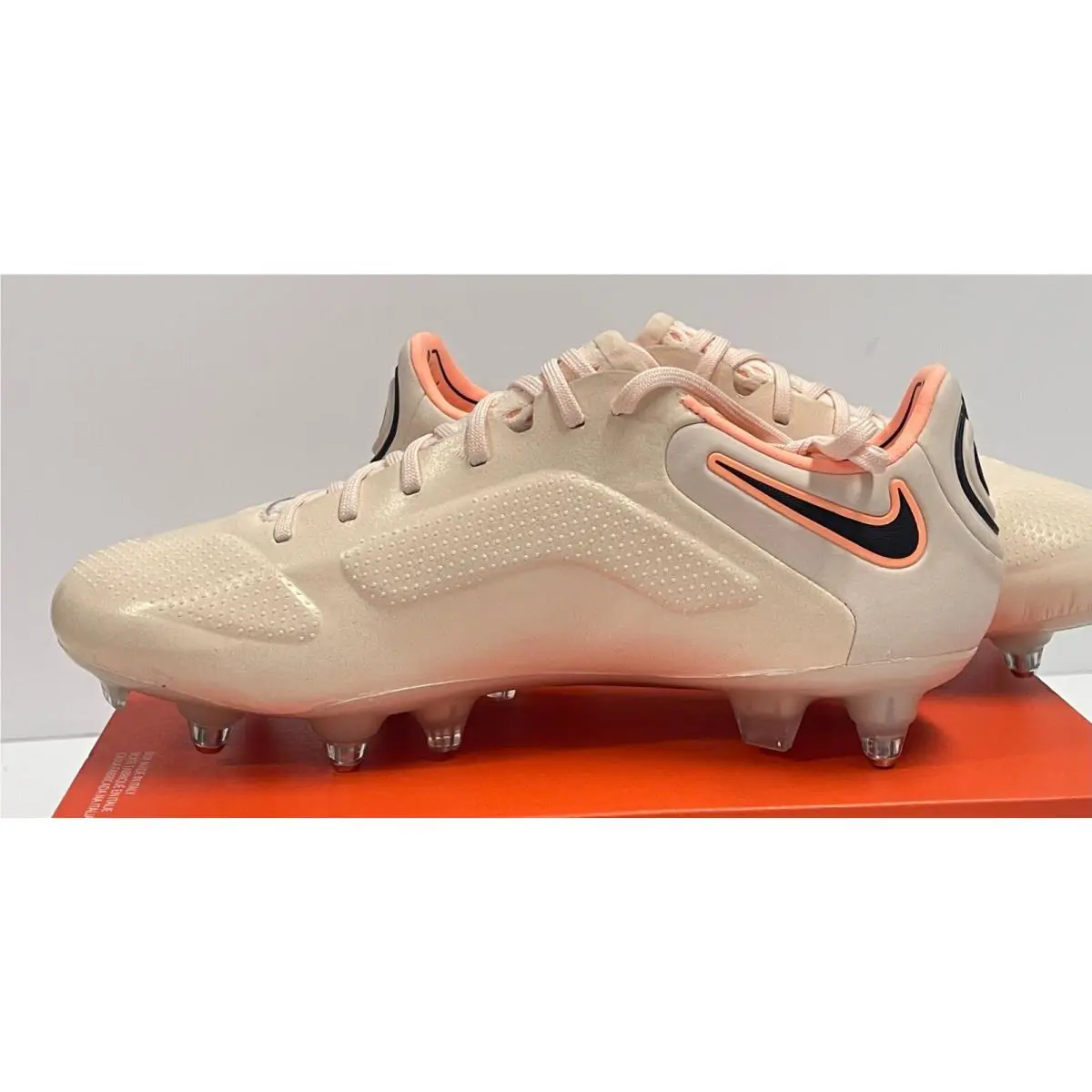 Nike shoes - Nike Legend - Legend - DB0822801 - Pink, Manufacturer Code: Guava Ice/Yellow Strike (UPC: 196149839967) 4