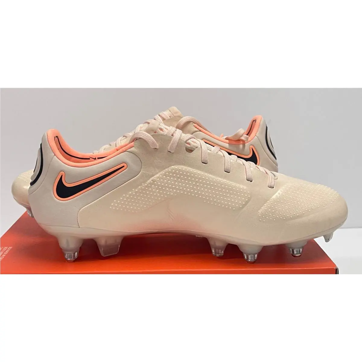 Nike shoes - Nike Legend - Legend - DB0822801 - Pink, Manufacturer Code: Guava Ice/Yellow Strike (UPC: 196149839967) 5