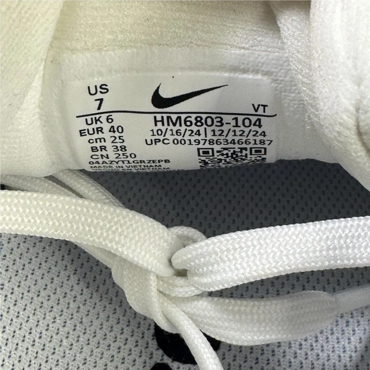 Nike shoes - Nike Vomero 18 - Vomero - HM6803-104 - White (UPC: 197863466187) 4