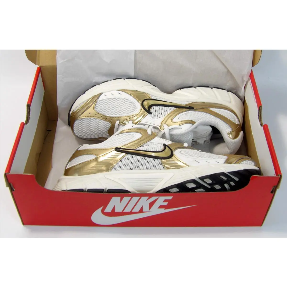 Nike shoes - Nike V5 RNR - RNR - White, Gold Metallic (UPC: 198487620030) 3