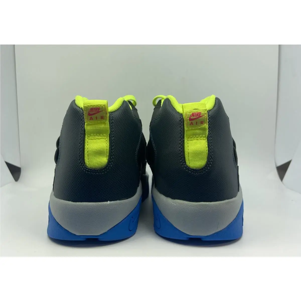 Nike shoes - Black (UPC: 883153540476) 1