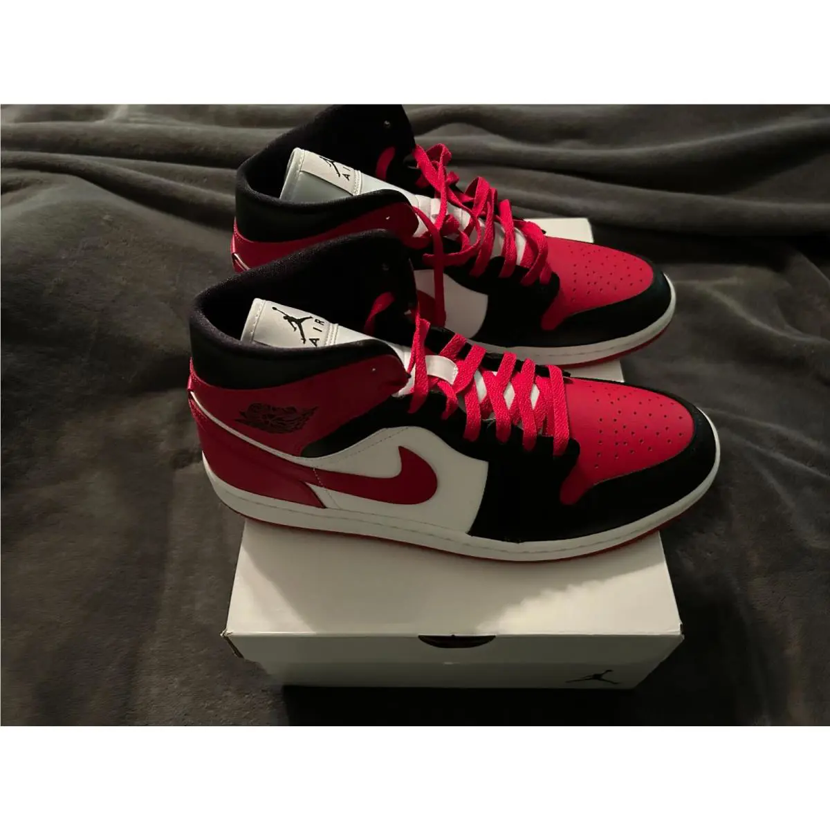 Nike shoes - Black/ Red/ White 5