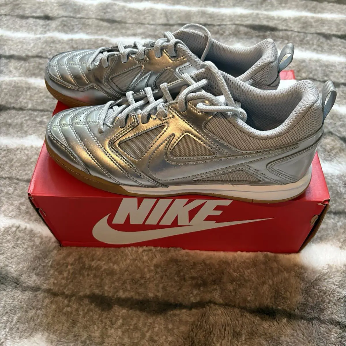 Nike shoes - Nike Gato LV8 - Gato - Metallic Silver (UPC: 0198481208906) 2