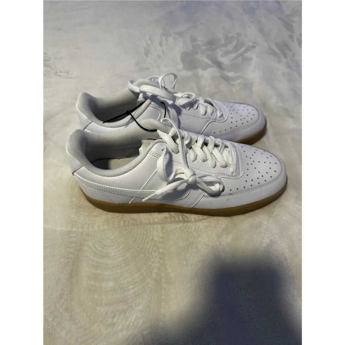Nike shoes - White 2