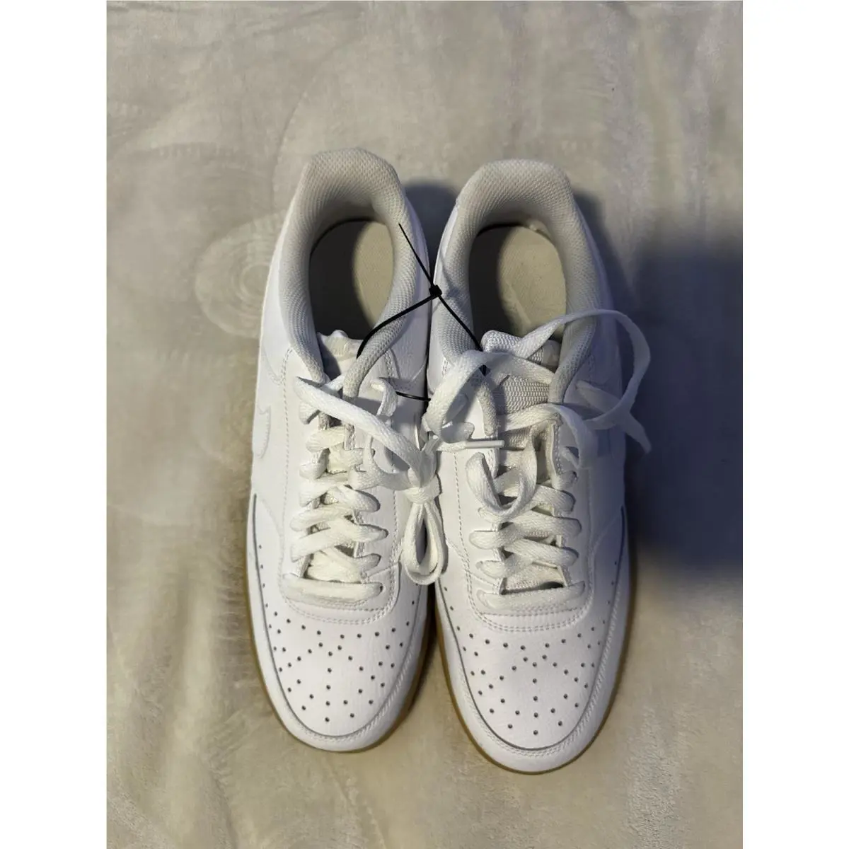 Nike shoes - White 3
