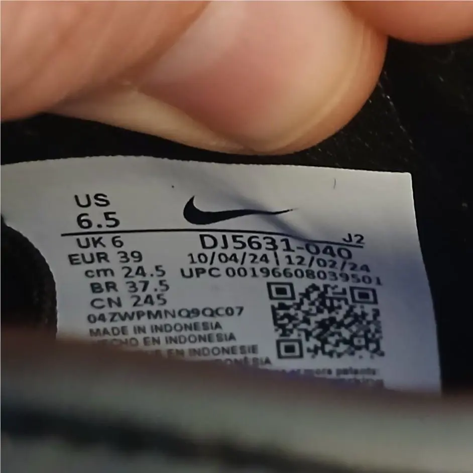 Nike shoes - Black 5