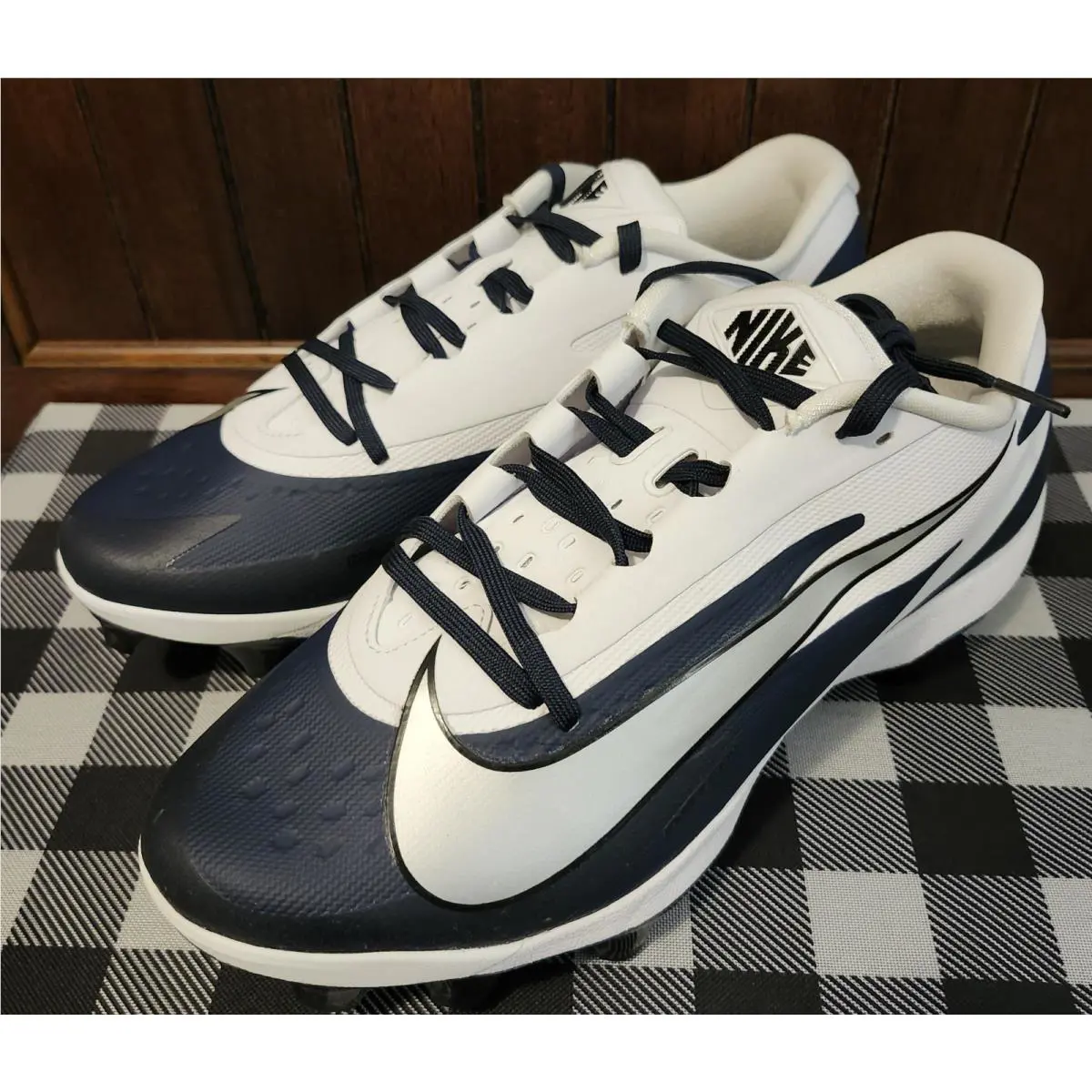 Nike shoes - NIKE DIAMOND CLEATS - DIAMOND CLEATS - WHITE, BLACK (UPC: 00198728393525) 1