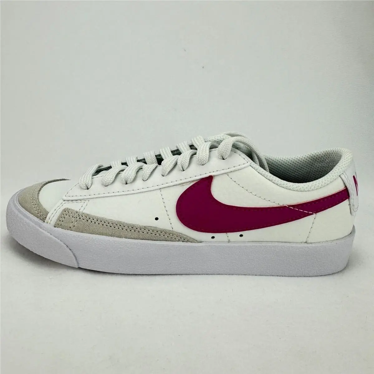 Nike Blazer Low `77 GS Size 4.5Y DA4074-113 Pink Sneaker Big Kids